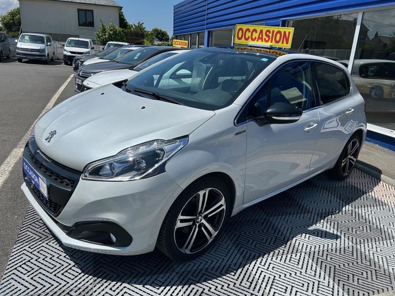 Peugeot 208 1.2 Ptech Gt Line s&amp;S Eat6
