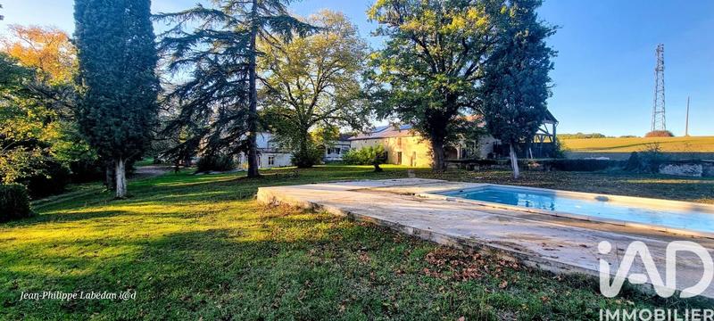 Château - 480 m² - 12 pièces