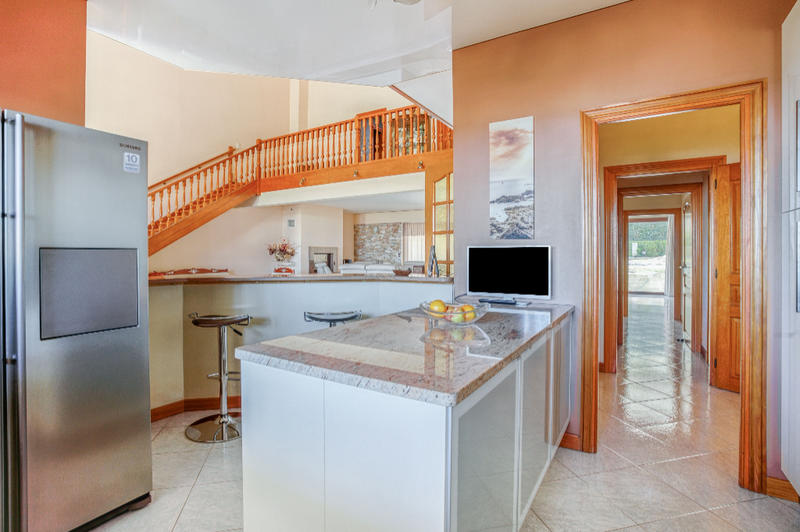 Maison - 350 m² - 12 pièces