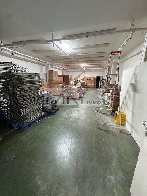 Entrepôt - 632 m²
