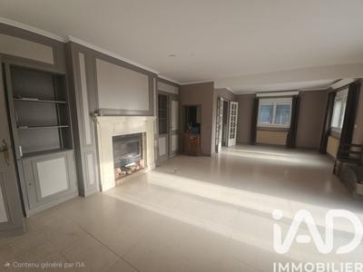 Maison - 246 m² - 9 pièces