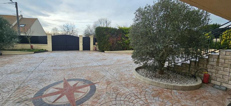 Maison - 207 m² - 7 pièces