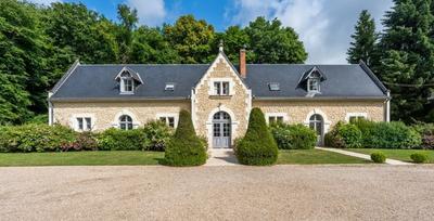 Manoir - 2 100 m² - 40 pièces