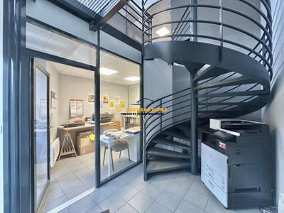 Local d'activités - 267 m²