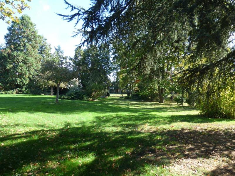 Maison - 330 m² - 8 pièces