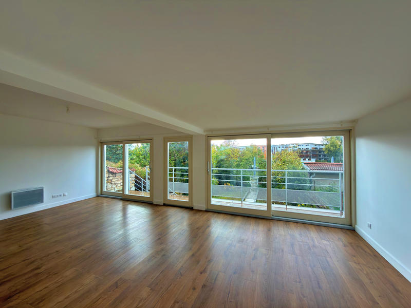 Loft - 104 m² - 4 pièces