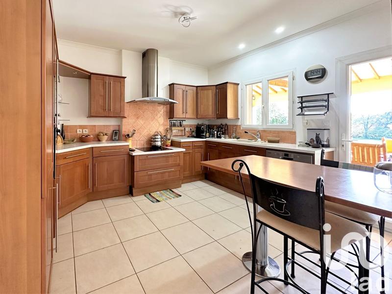 Maison - 210 m² - 8 pièces