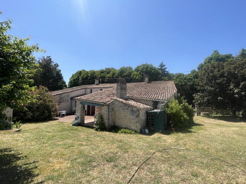 Maison - 196 m² - 7 pièces