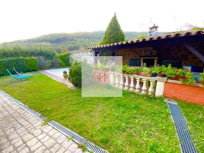 Maison - 195 m² - 7 pièces