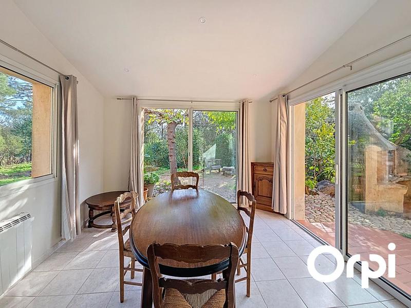 Maison - 208 m² - 6 pièces