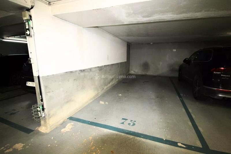 Parking / Garage - 12 m²