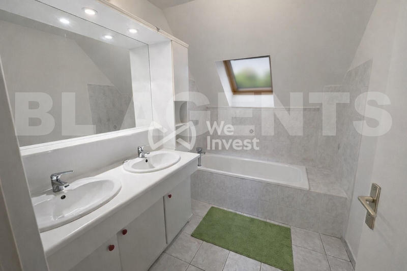 Maison - 200 m² - 9 pièces