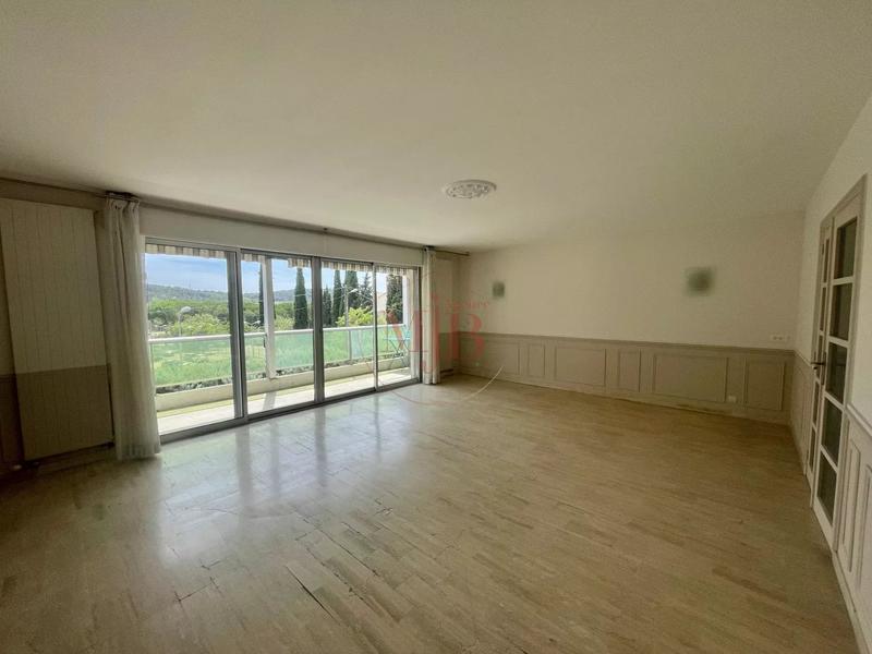 Appartement - 95 m² - 4 pièces