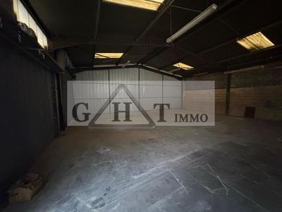 Entrepôt - 240 m²