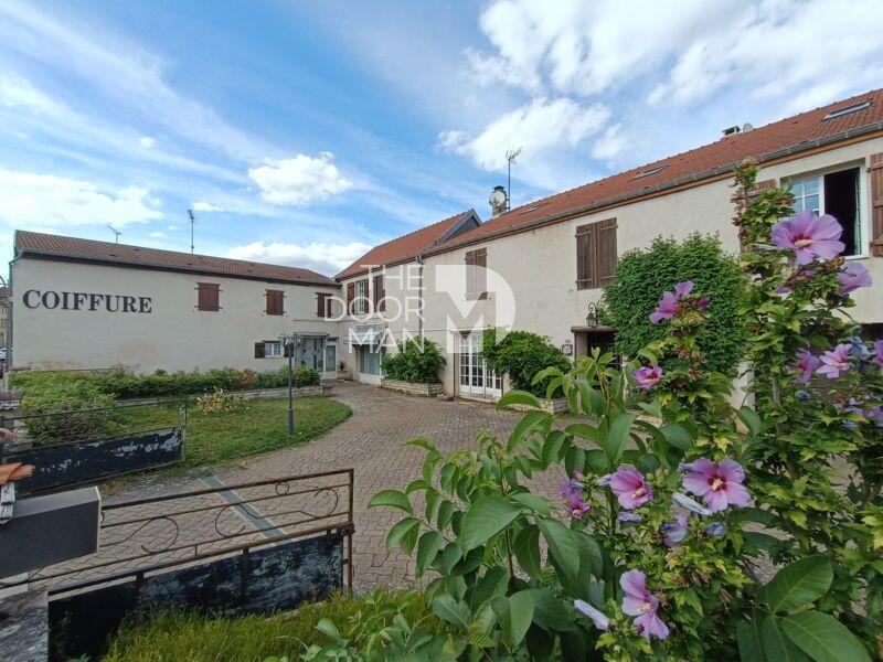 Maison - 612 m² - 11 pièces