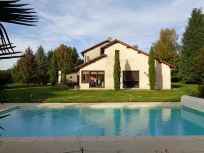 Maison - 162 m² - 7 pièces