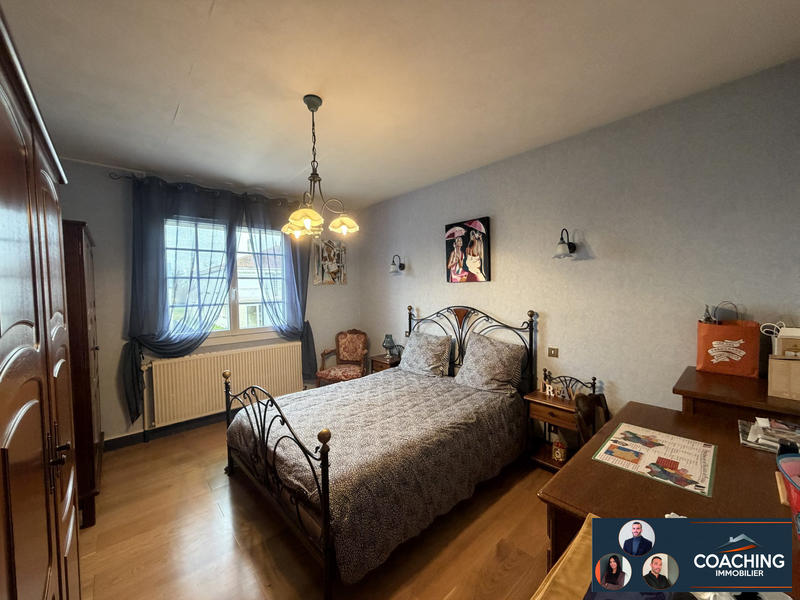 Maison - 217 m² - 8 pièces