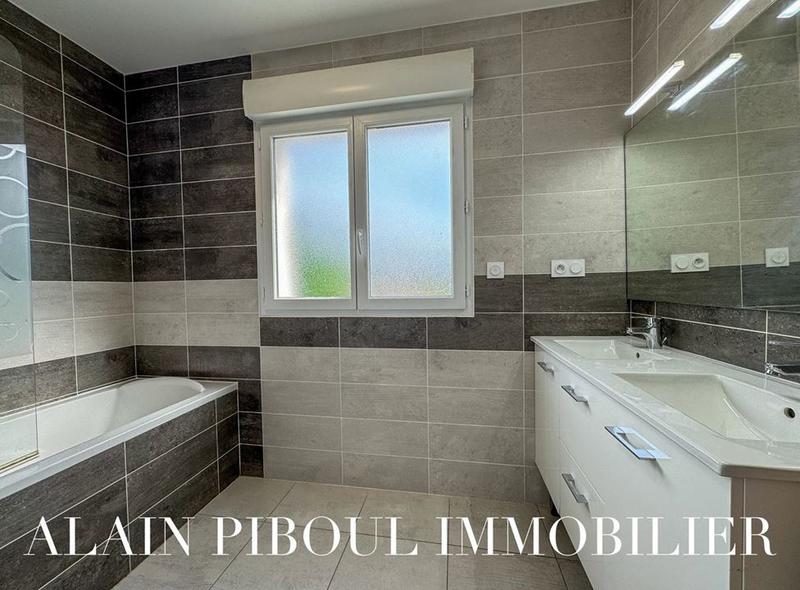 Maison traditionnelle - 105 m² - 4 pièces