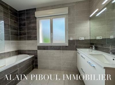 Maison traditionnelle - 105 m² - 4 pièces