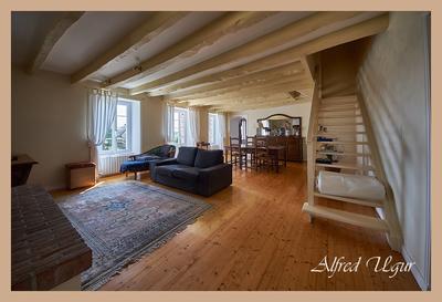 Maison - 218 m² - 8 pièces