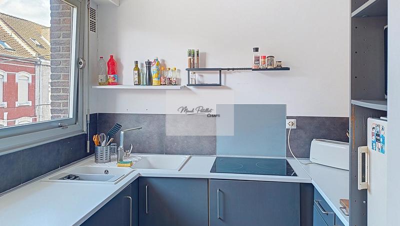 Maison - 286 m² - 9 pièces