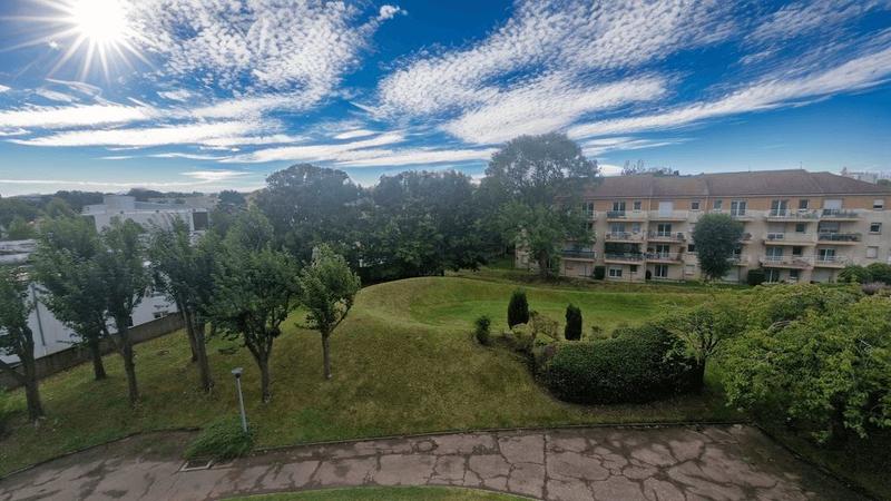 Appartement - 80 m² - 4 pièces