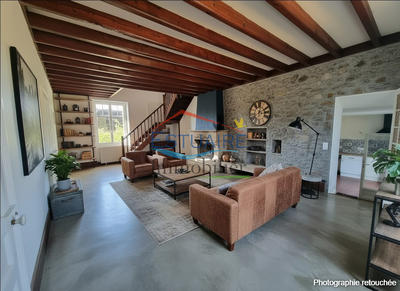 Maison ancienne - 195 m² - 8 pièces