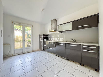 Maison - 93 m² - 4 pièces