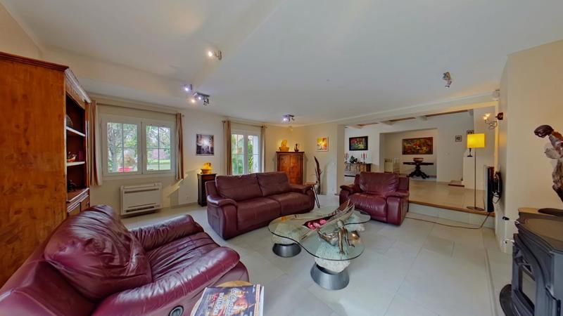 Mas - 463 m² - 19 pièces