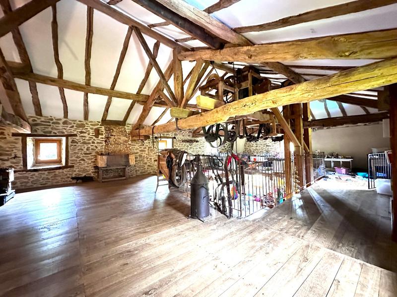 Propriété - 467 m² - 9 pièces