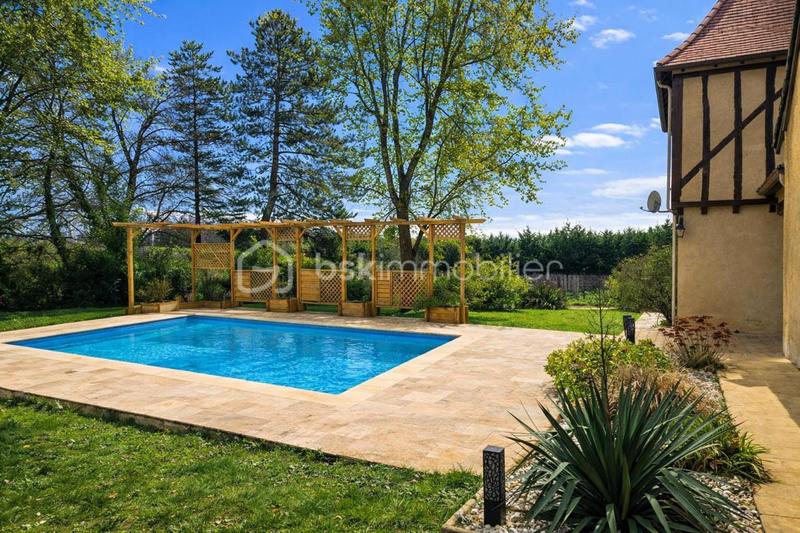 Maison - 209 m² - 7 pièces