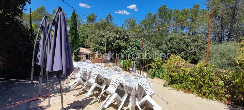 Propriété - 215 m² - 4 pièces