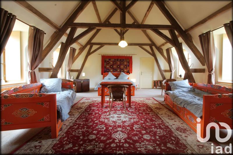 Maison - 1 500 m² - 25 pièces