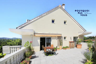 Appartement - 210 m² - 6 pièces