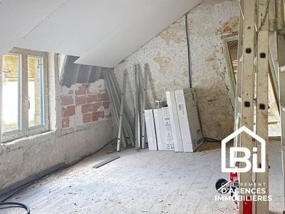 Maison en pierre - 217 m² - 8 pièces