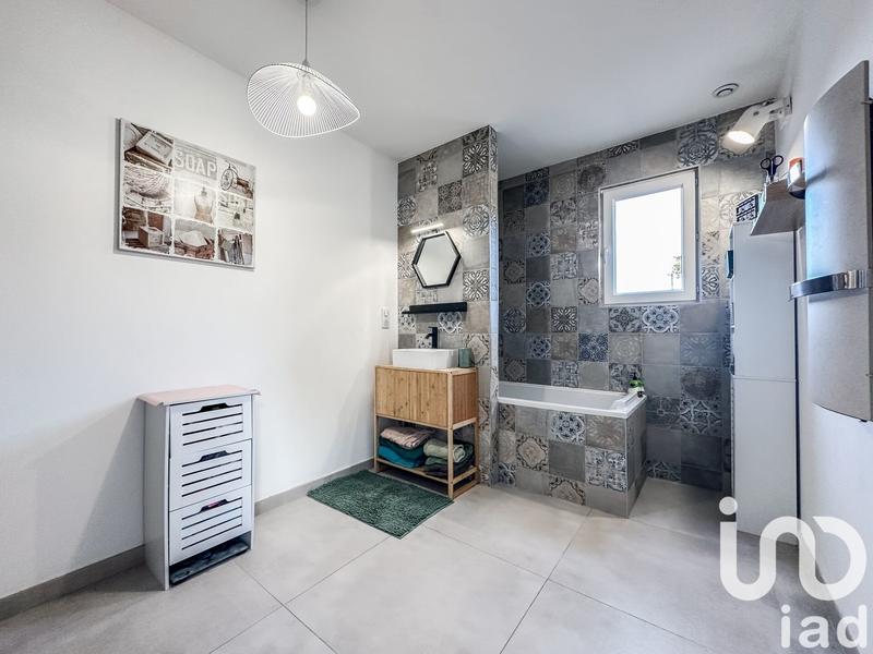 Maison - 210 m² - 9 pièces