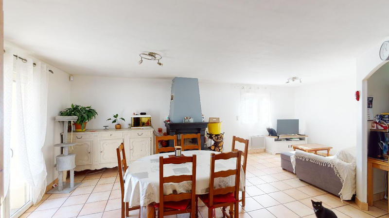 Villa - 100 m² - 5 pièces