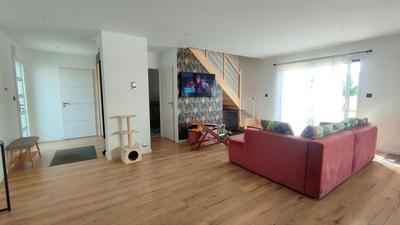 Maison - 121 m² - 7 pièces