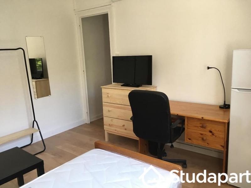 Chambre - 13 m² - 1 pièce