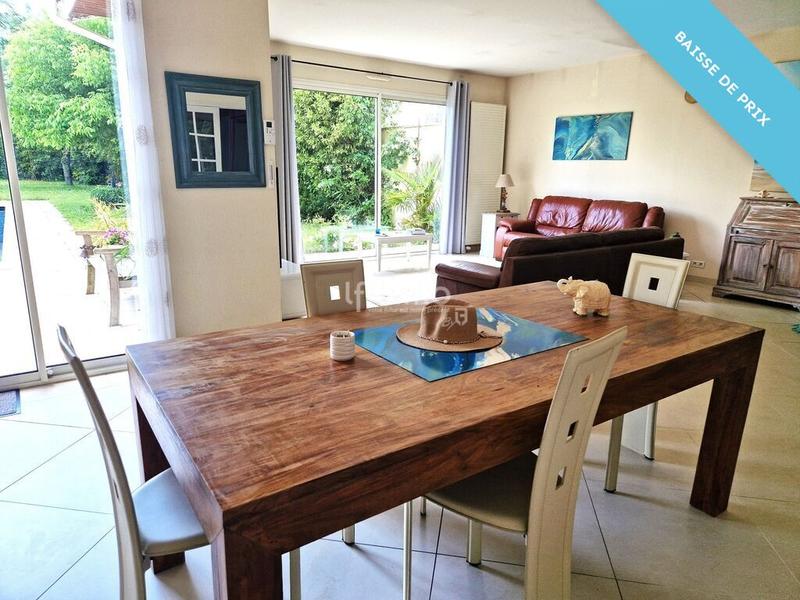 Maison traditionnelle - 194 m² - 6 pièces