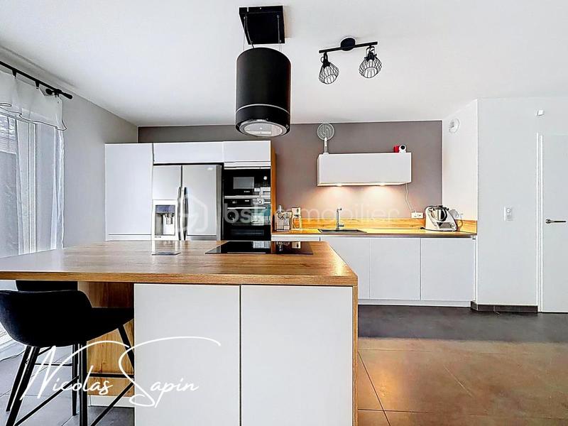 Appartement - 90 m² - 4 pièces