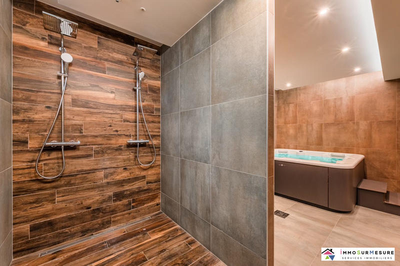 Appartement - 204 m² - 5 pièces