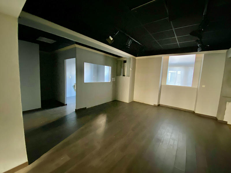 Local commercial - 110 m² - 4 pièces