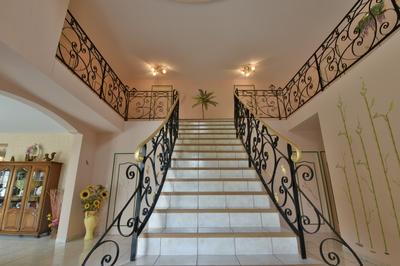 Maison - 241 m² - 7 pièces