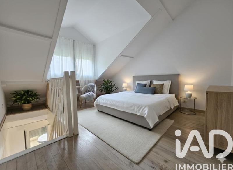 Maison - 153 m² - 9 pièces
