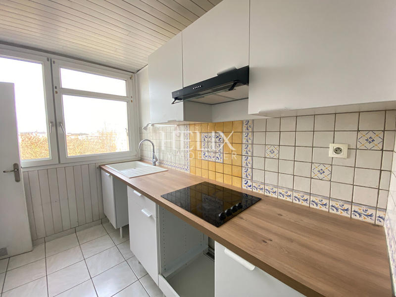 Appartement - 85 m² - 5 pièces