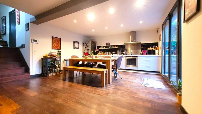 Maison - 143 m² - 5 pièces