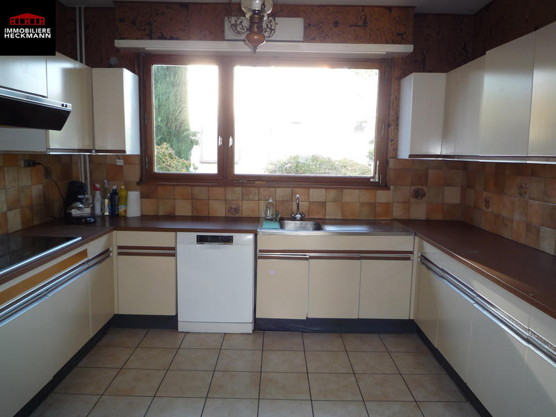 Maison - 260 m² - 10 pièces