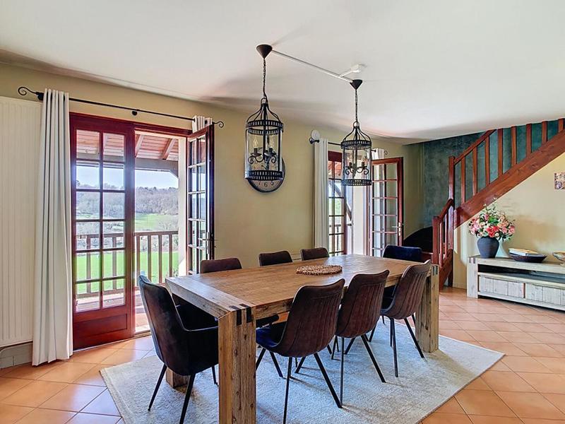 Maison - 150 m² - 7 pièces