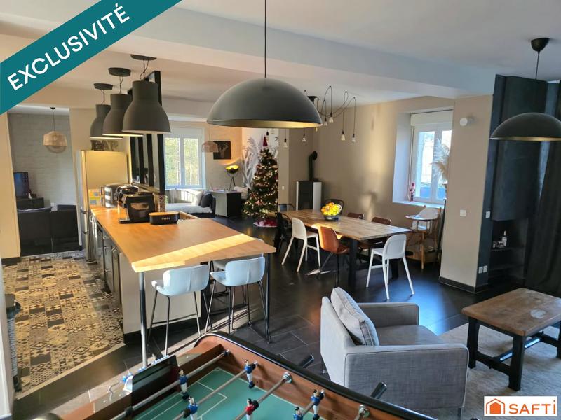 Maison - 280 m² - 12 pièces